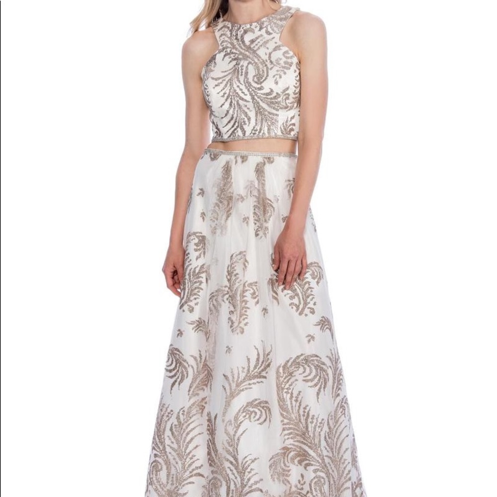 Camille La Vie White Two Piece Dress